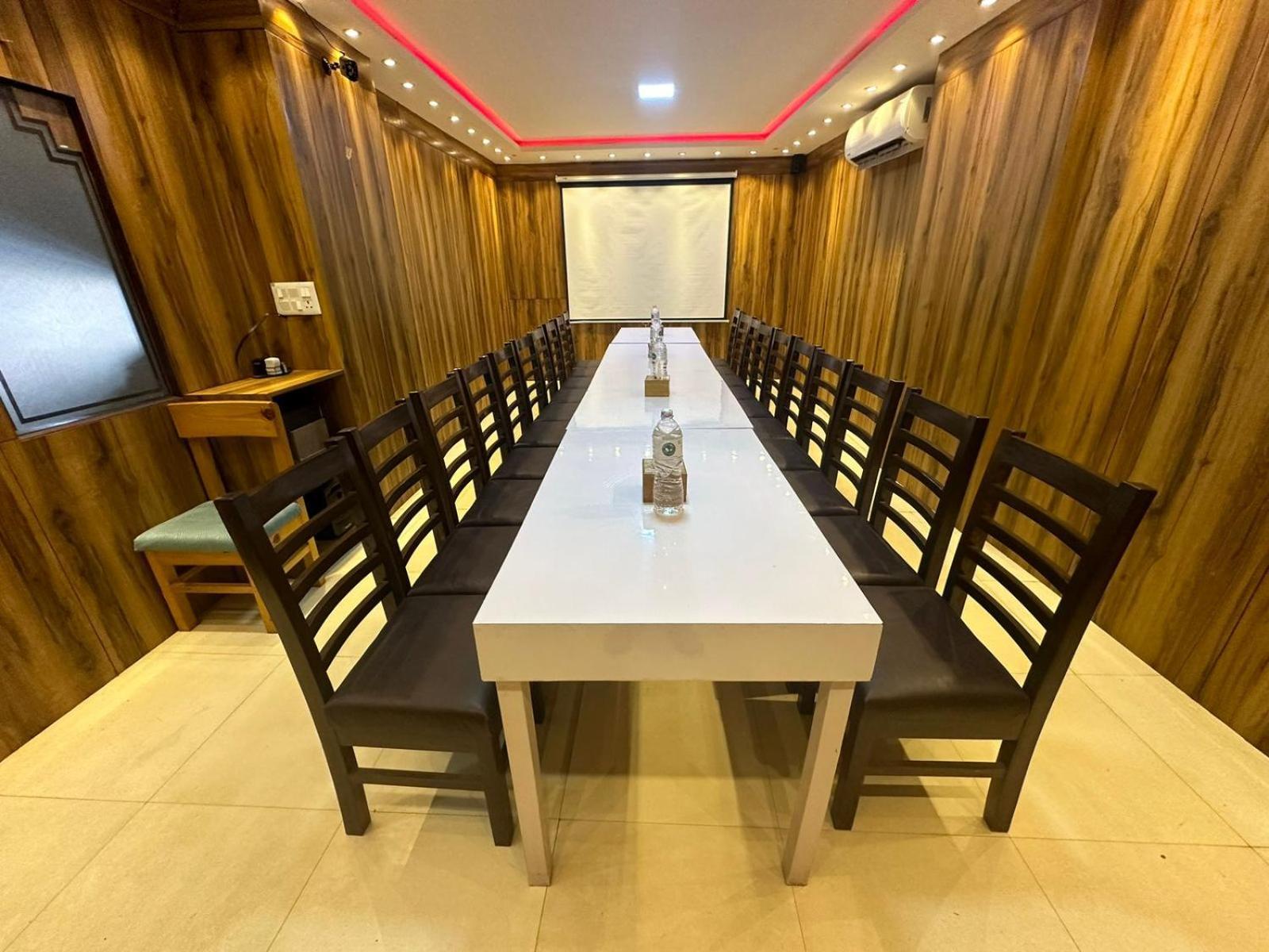 Hotel Edingo Inn Itahari ภายนอก รูปภาพ