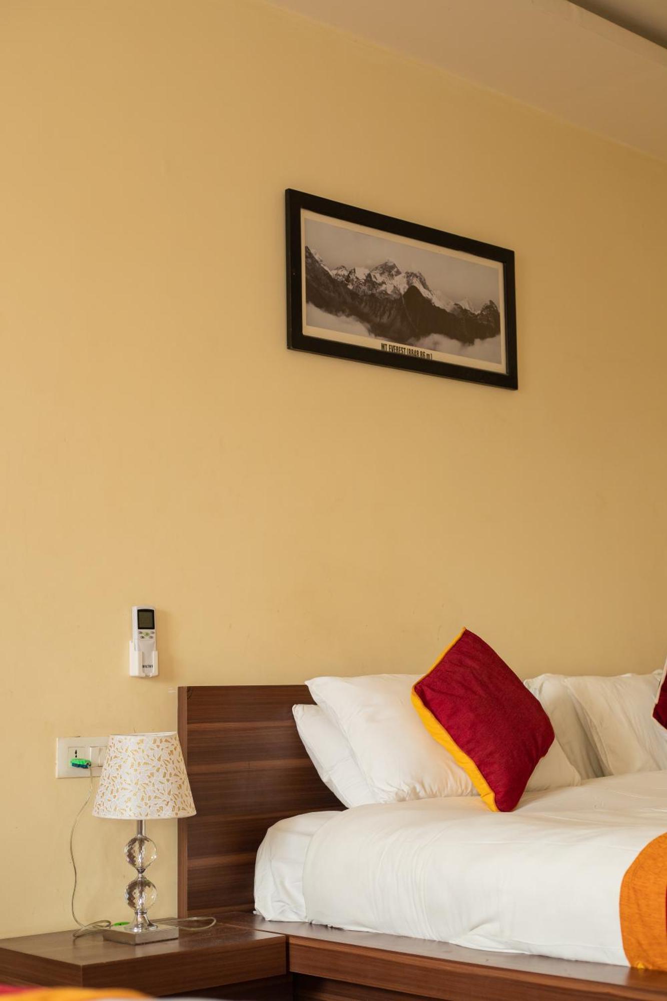 Hotel Edingo Inn Itahari ภายนอก รูปภาพ