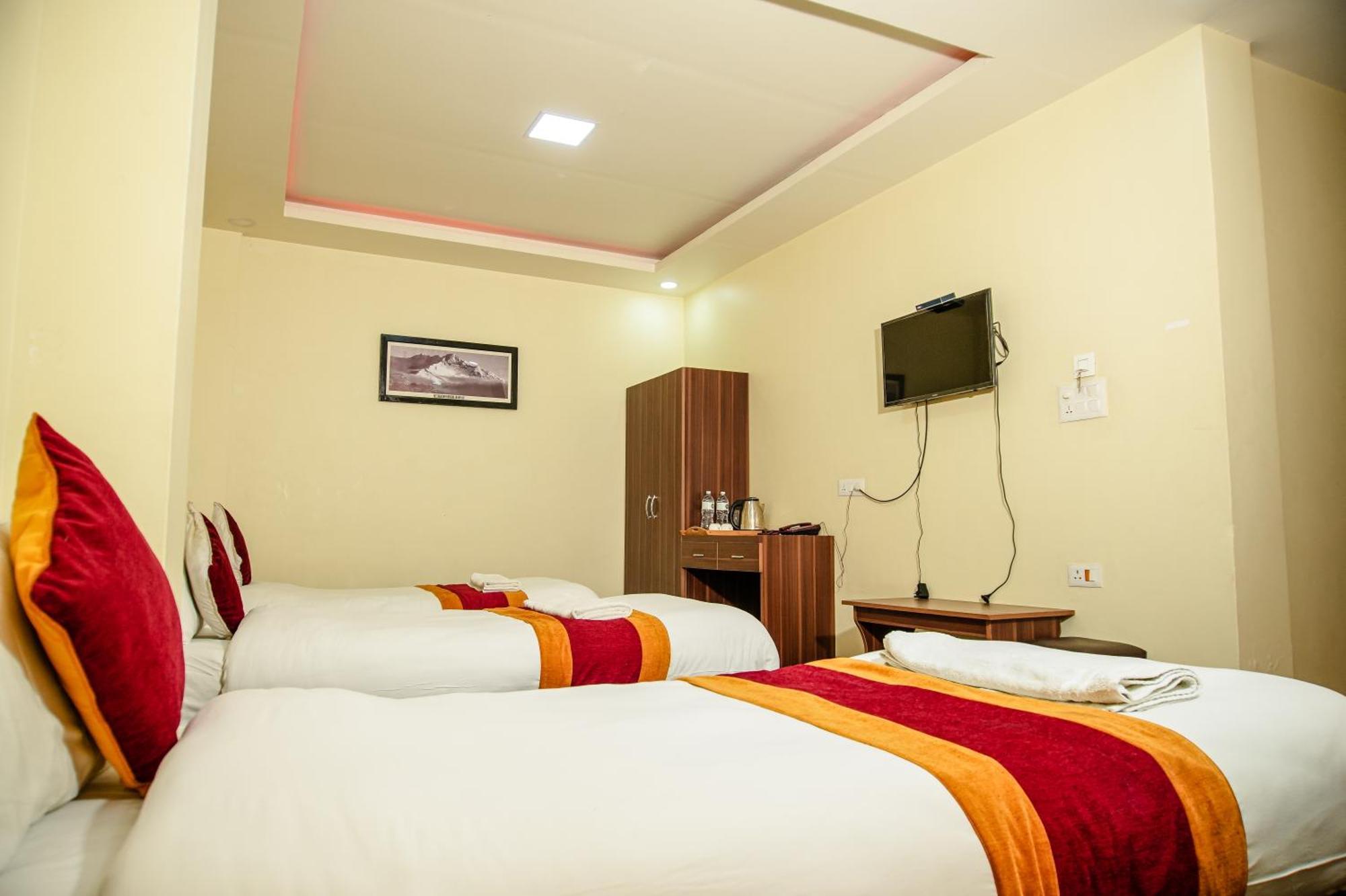 Hotel Edingo Inn Itahari ภายนอก รูปภาพ