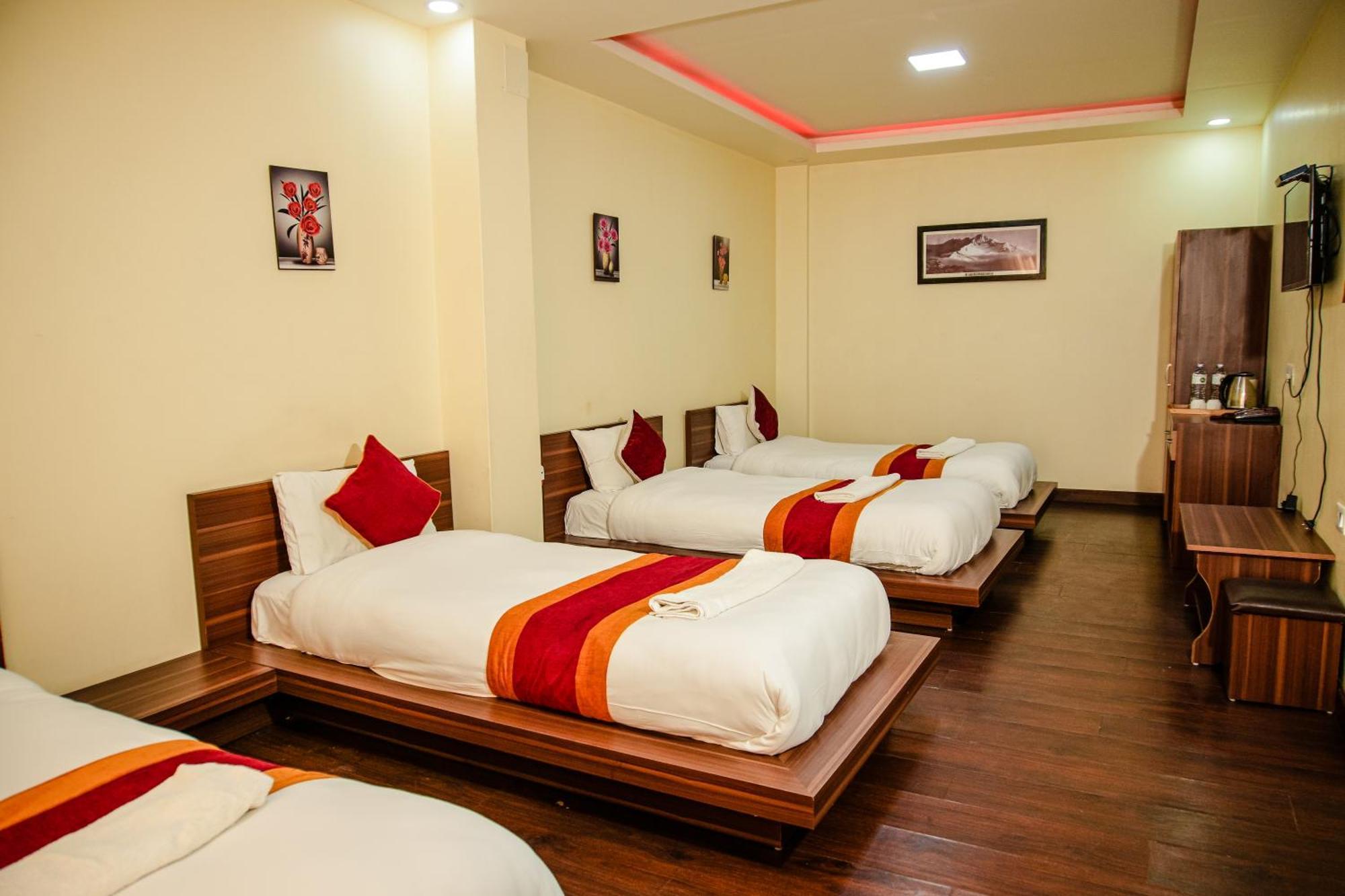 Hotel Edingo Inn Itahari ภายนอก รูปภาพ
