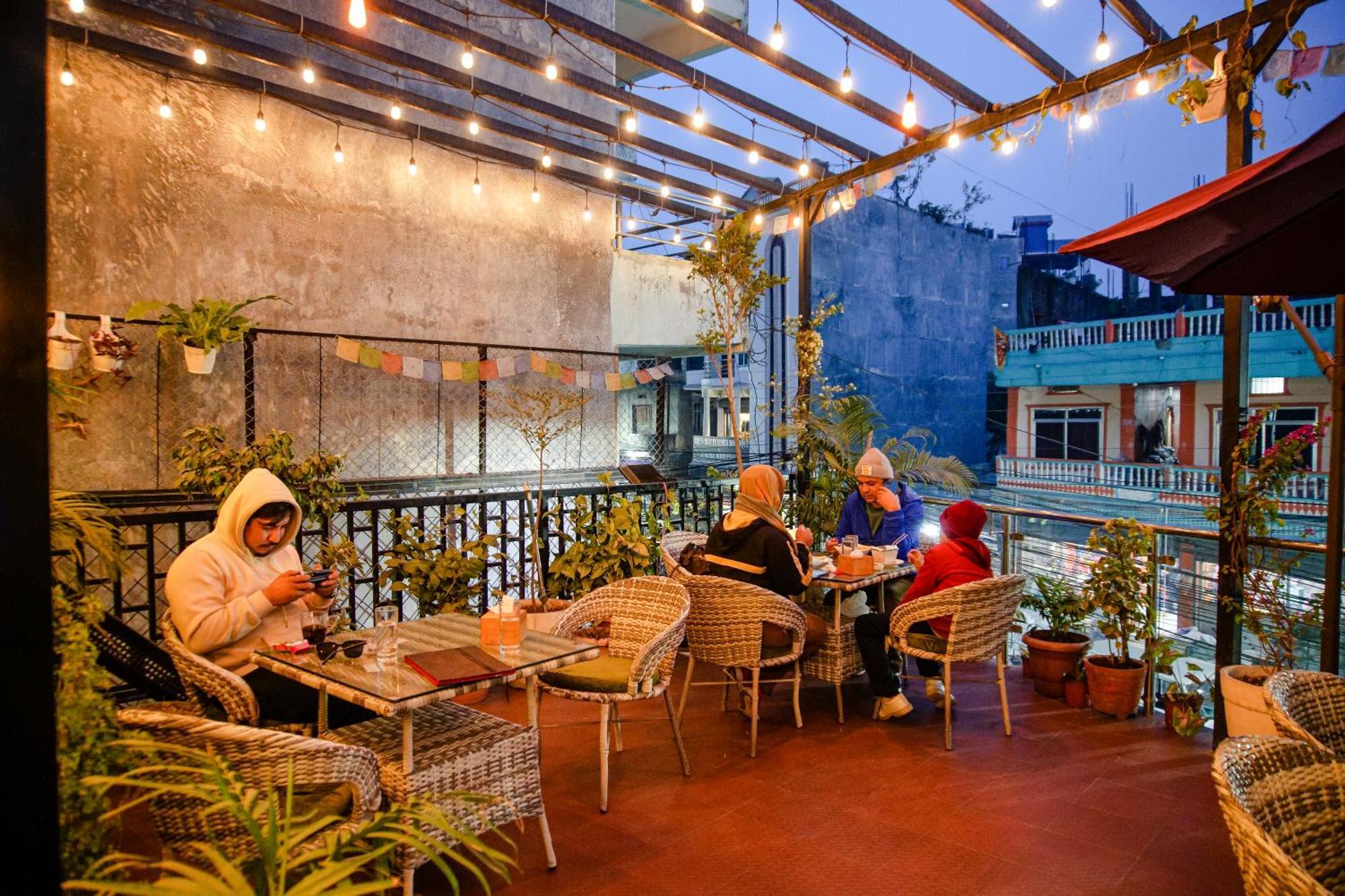 Hotel Edingo Inn Itahari ภายนอก รูปภาพ